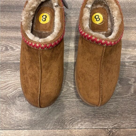 White Mountain Tan Suede Slippers with Red Trim - Picture 1 of 4